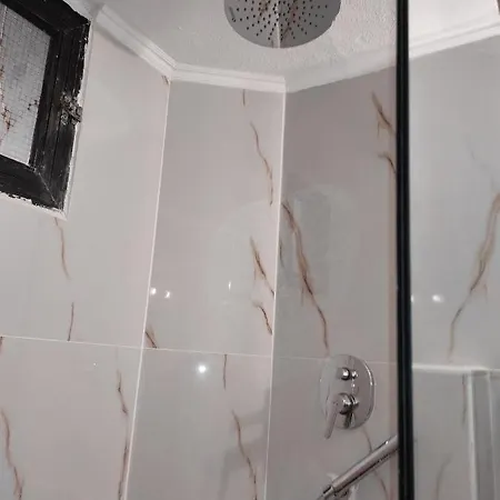 Iris פפקוהורי